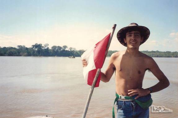 Navegando na parte peruana do rio Amazonas, de Iquitos, no Peru, a Tabatinga, no Brasil  (foto de Julho de 1990)